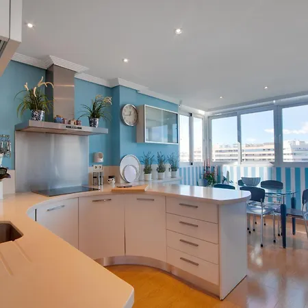 Amazing Rooftop Apartment *